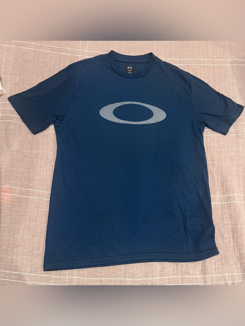 Oakley Men's Navy Short-Sleeve Tee with Gray Logo